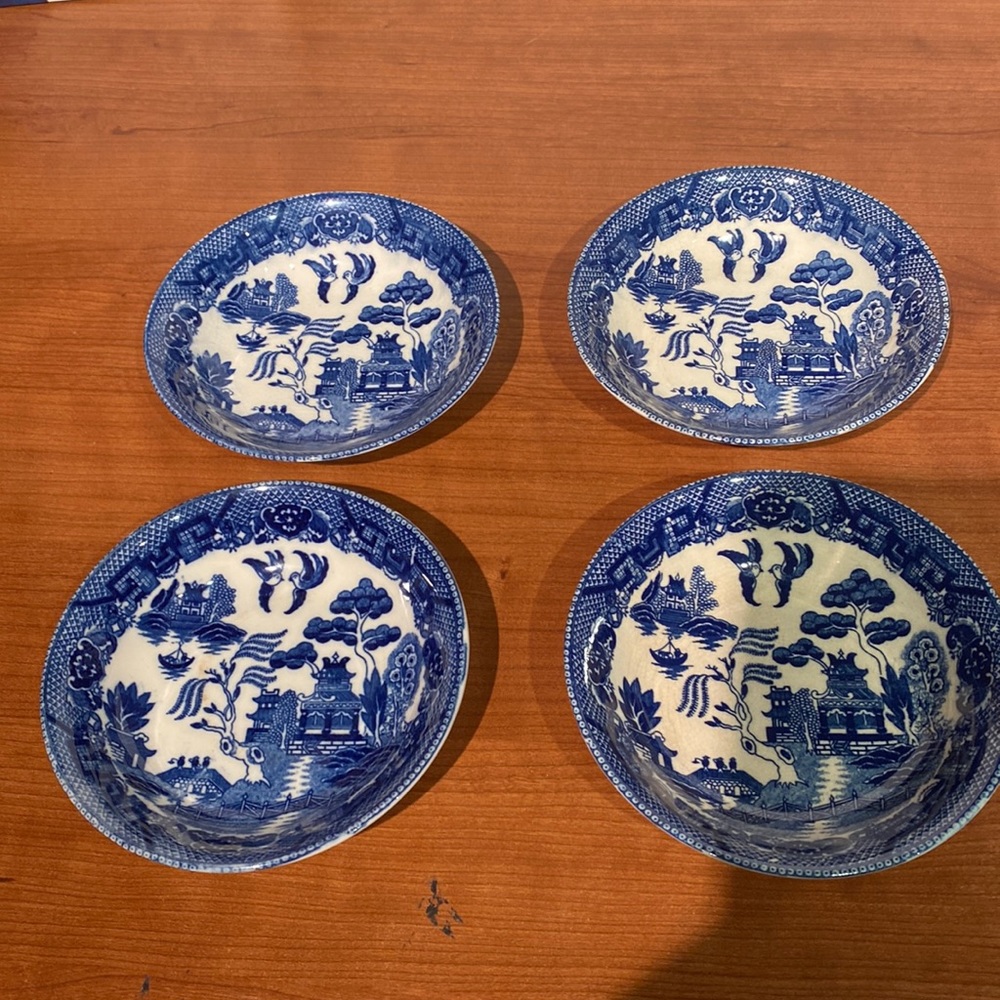 4 blue willow bowls made in occupied Japan